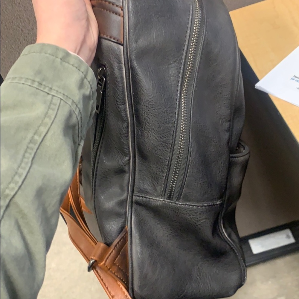 Mustard Backpack🤩 - Picture 4 of 7